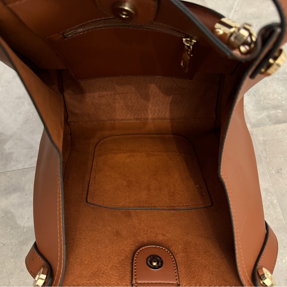 Marc New York Andrew Marc Leather Tote - Picture 7 of 9